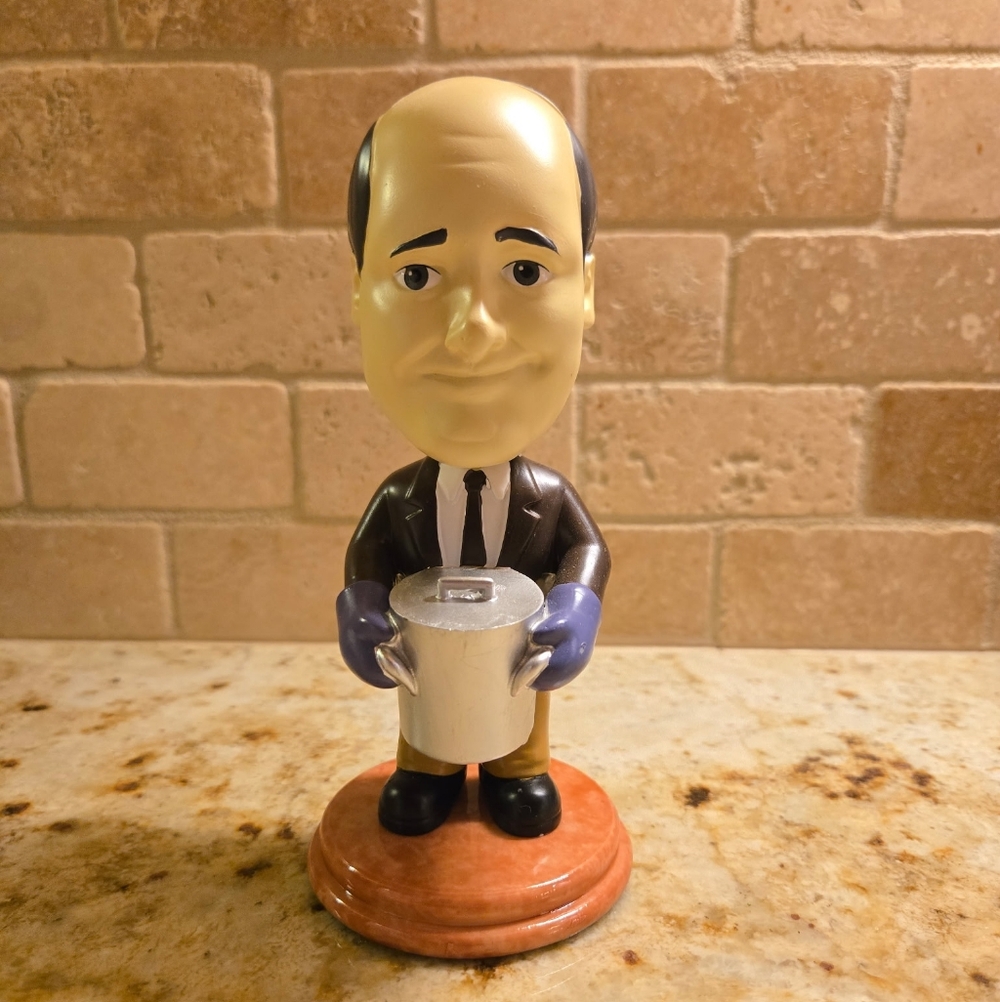 Chili Pot Kevin Malone Bobblehead - The Office Culturefly